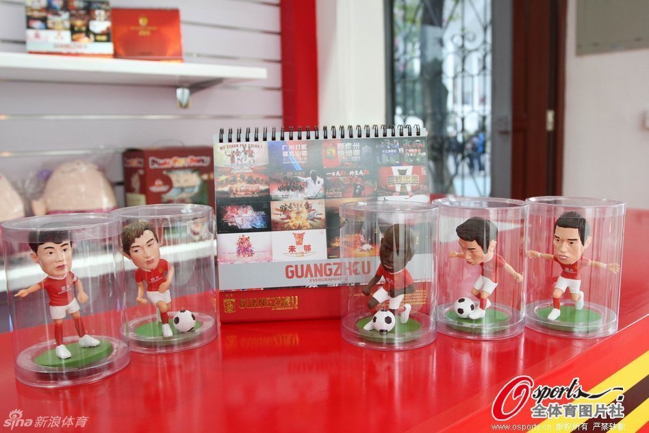 萬項明明是他媽媽和兒子商量好自己偷偷走的，董路說是他讓萬項走的