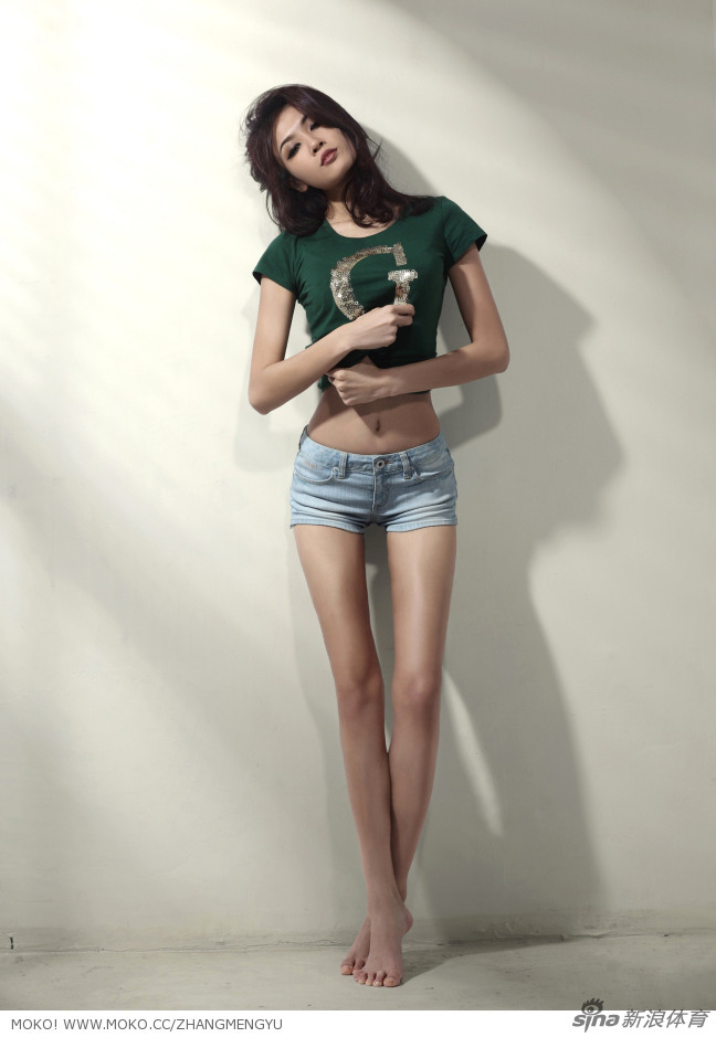 跆拳道冠军龙女郎张蓝心写真(组图)