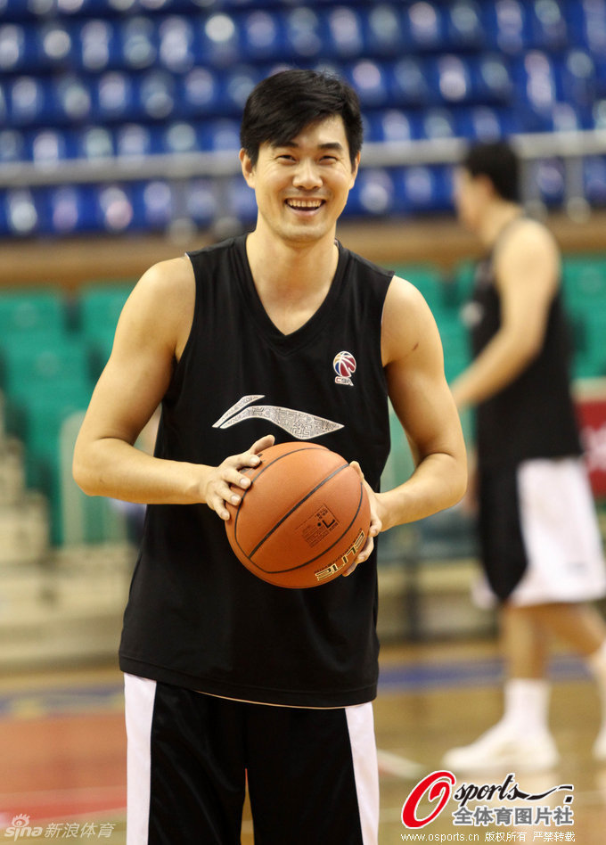 广东队_广东队球员名单的薪水_广东队老板刘