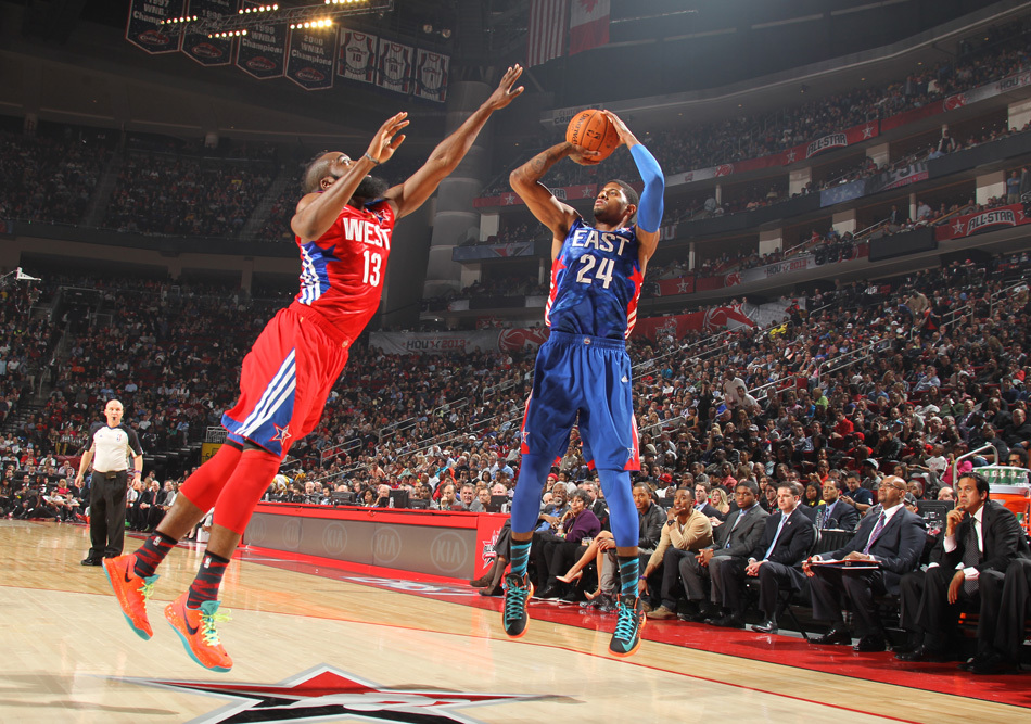 耐克实体店打折买了一双保罗乔治2紫色的,我感