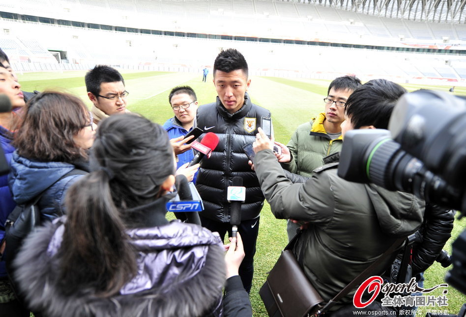 韩镕泽赛后：赢球靠全队奋不顾身地去拼，感谢球迷一年来的支持