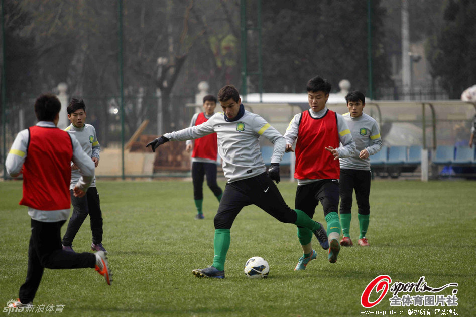 追平三分吃帽！7號秀費爾斯12中8得21分6板1助4斷 三分4中3