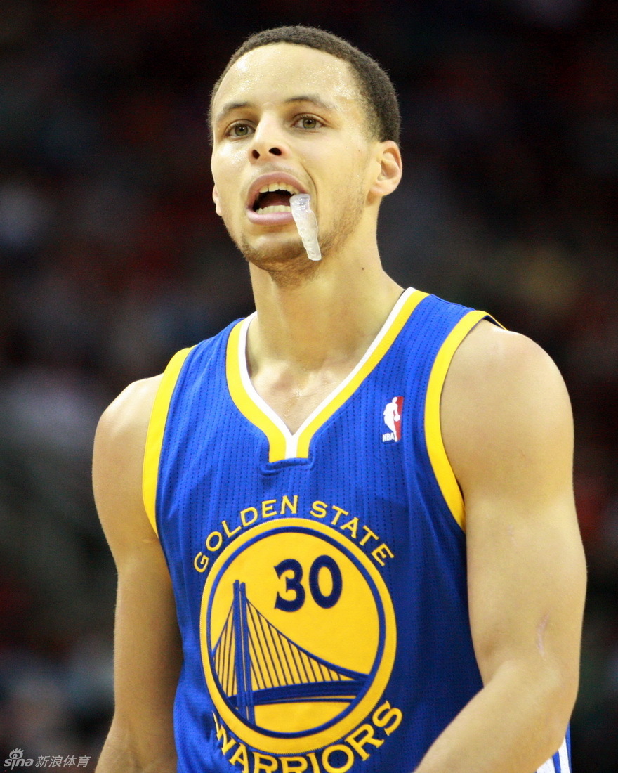 库里吐牙套_中搜论坛_东西南北中、搜罗天下