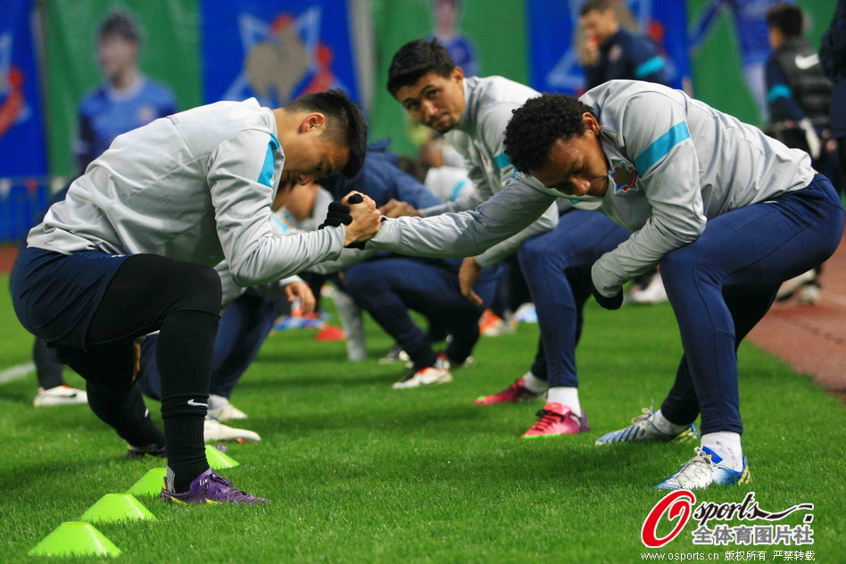 杨瀚森完成NBA首秀 需要学习的东西还很多