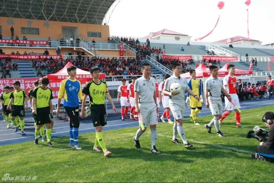 德媒：于帕梅卡诺认为自己最近表现很好，值得一份高额签字费