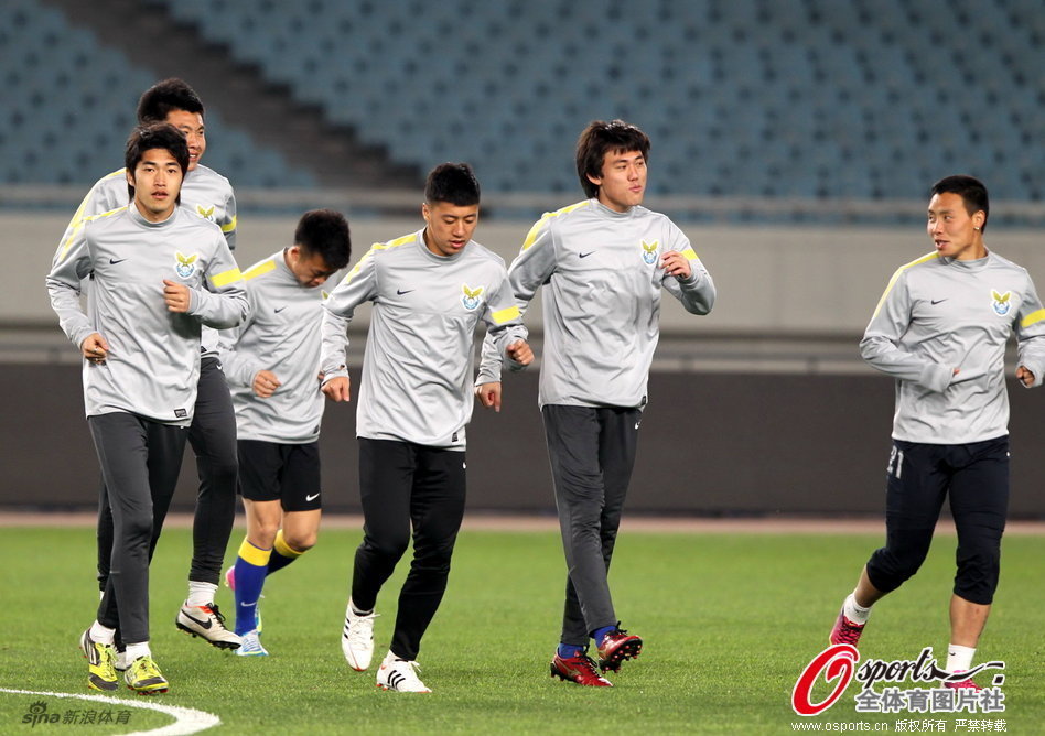 贝弗利：欧文在绿军时靠能力打首发 他单挑摧毁了每个队友