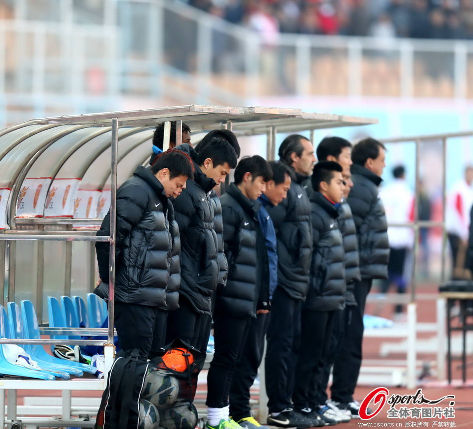 记者谈邵佳一：连续逼平海港的教练不多，若更多沉淀再带国足更好