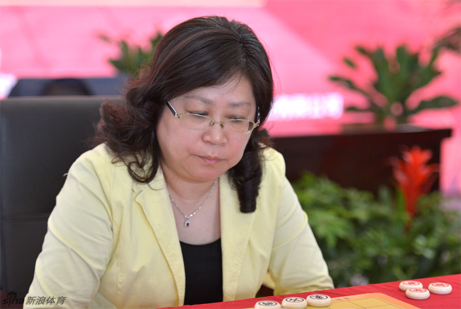 女子象棋冠军风采_高清图集_新浪网
