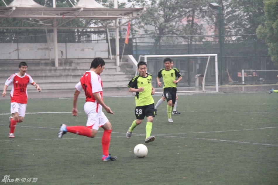 申花队1比0赢球 今年中超争冠战又是上海德比