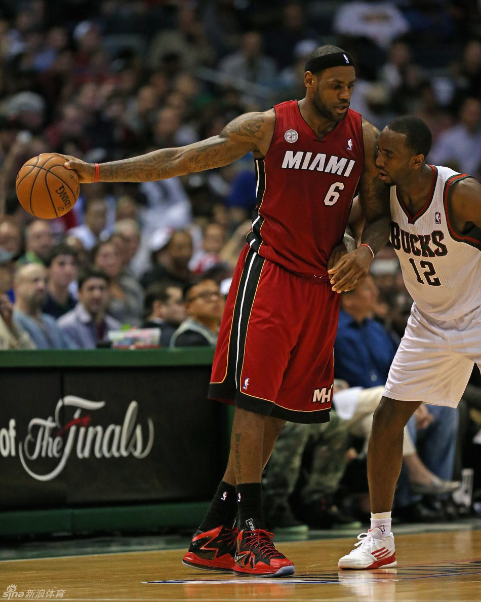 詹姆斯霸气单手持球_中搜论坛_东西南北中、