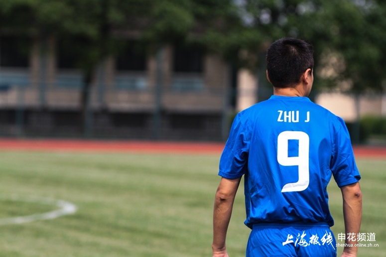 本赛季NBA球星薪资+代言收入排行：詹姆斯1.3亿美元居首，库杜位列其后