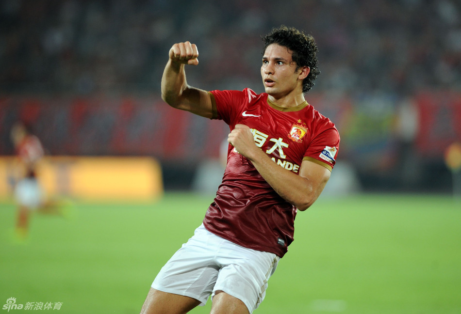 小傘玩中路ad和他玩adc有區別嗎？怎么一到輔助就這么多意見了。