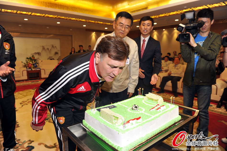 [流言板]名記：爵士更有可能交易補強陣容而非交易馬爾卡寧