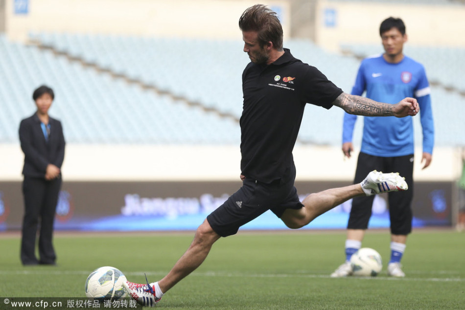 廠長出來走兩步