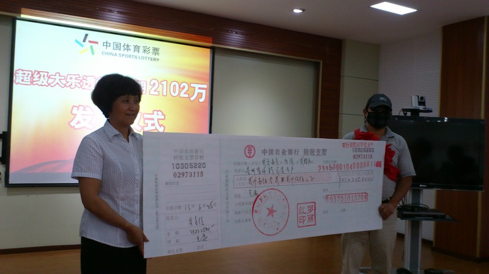 [流言板]穆迪连续命中三分已经4记三分，勇士已5人投进3记及以上三分