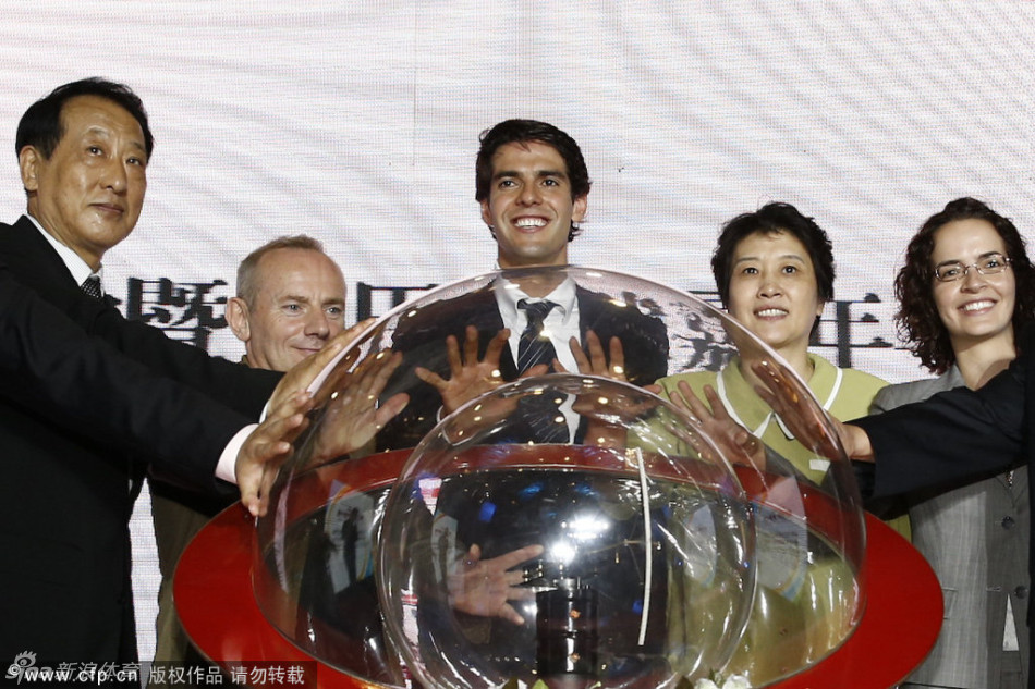 不敢怠慢！約基奇籃下防守申京被吹推人犯規 吃到個人第四犯