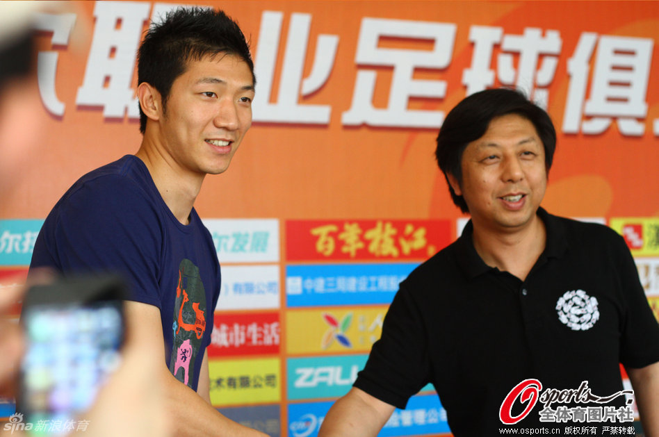 [流言板]主持小钰晒日常照：每天都在到处窜着打工