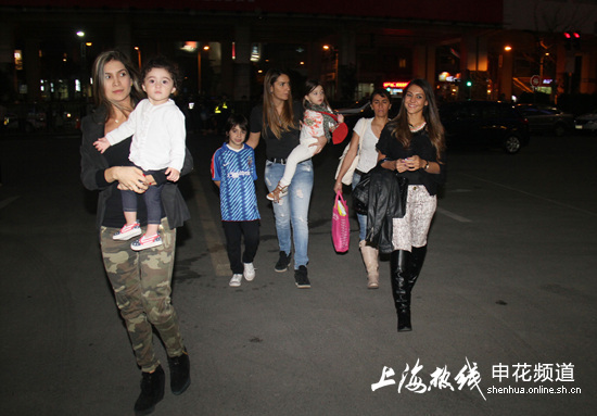 媒体人：邵佳一的最大优势是超级省钱，欧洲教练起步价是100万欧