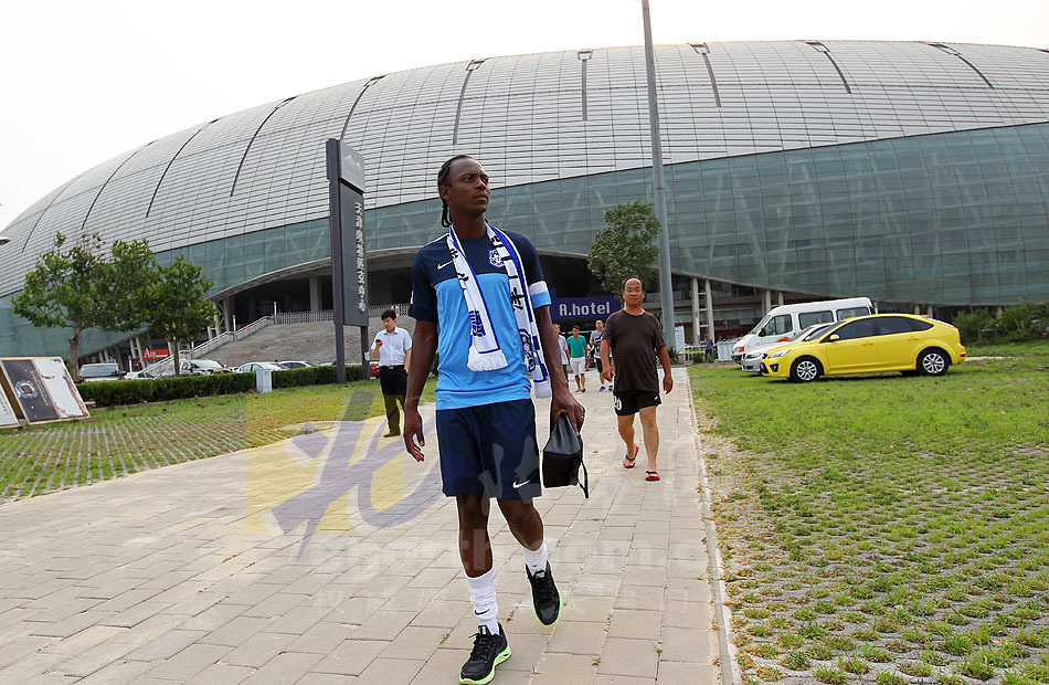 內部人士：湖人隊暫停一切交易談判——目前如此