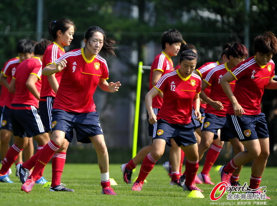 讓你們裝！狄龍：對手早早就大放厥詞 話最多的那個最后失誤兩次