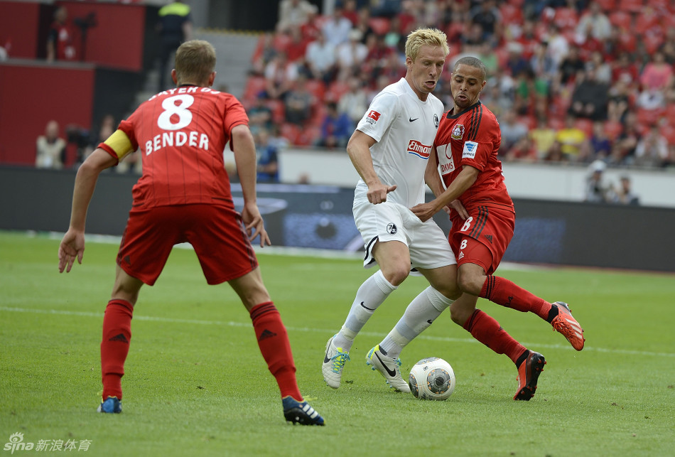 勒沃库森的10号是谁图片