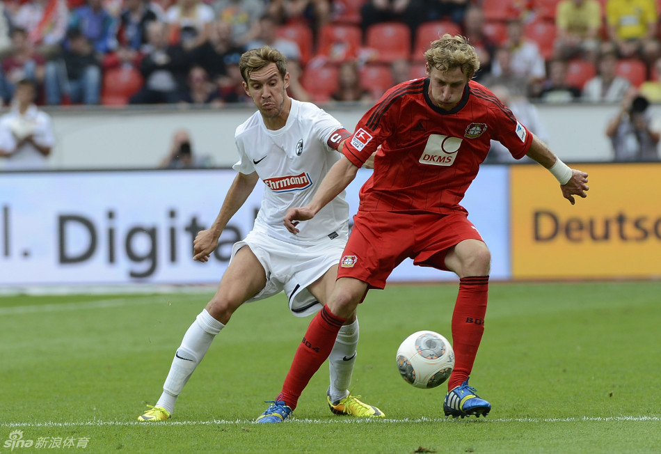 勒沃库森的10号是谁图片