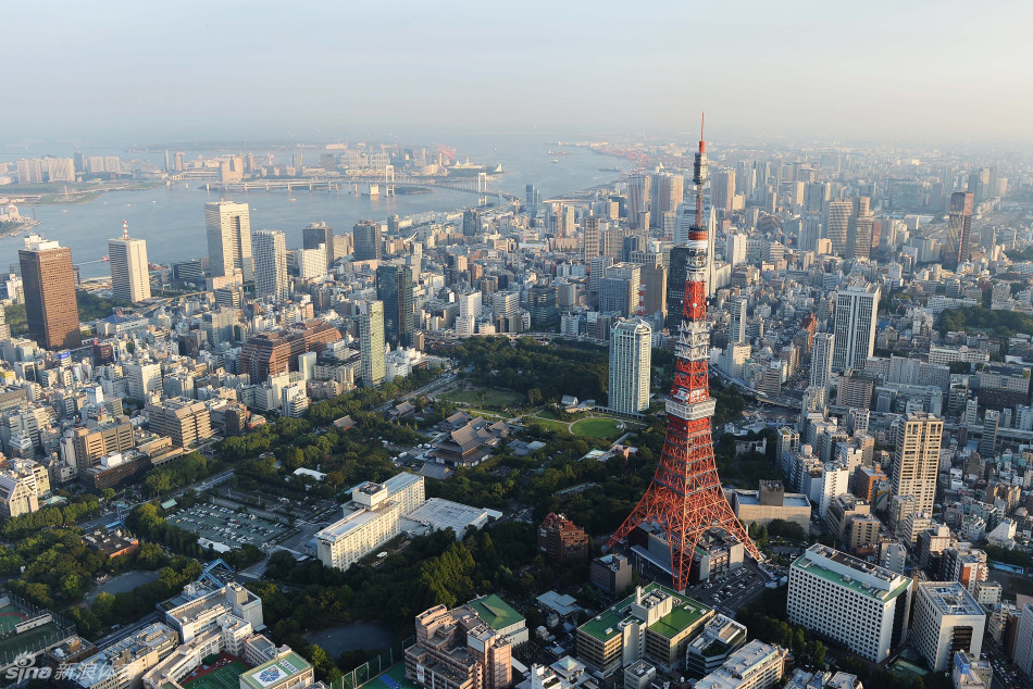 东京塔遥望东京湾
