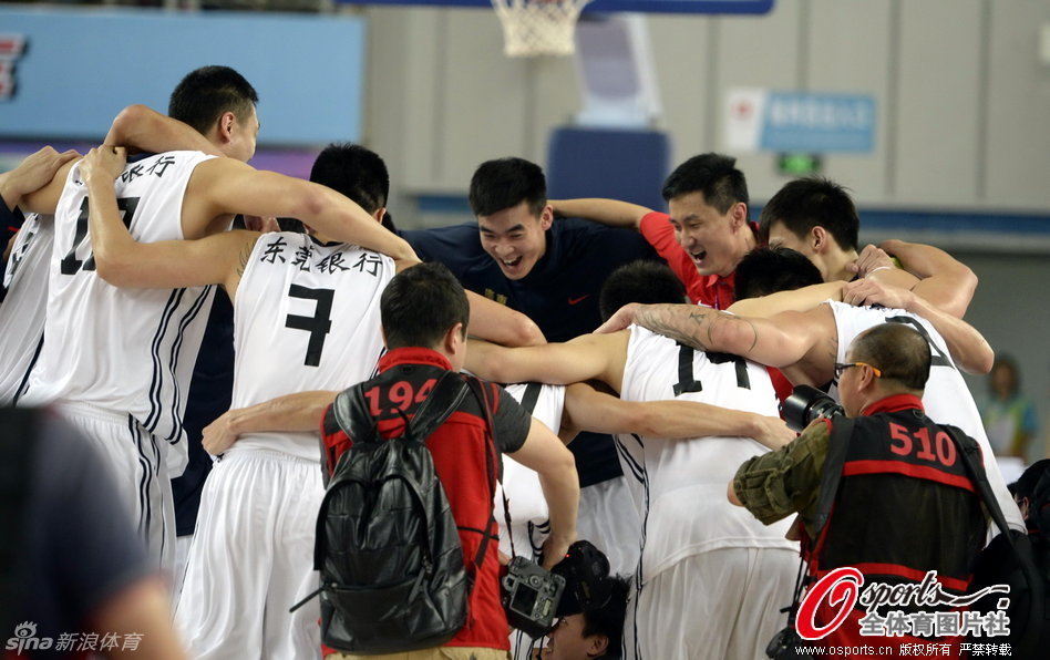 全运男篮广东胜辽宁夺冠图片 118608 948x59