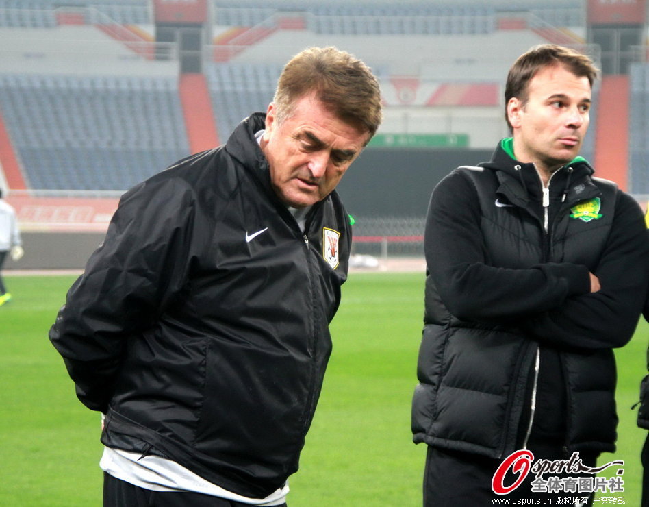 门德斯：不知道为啥有这么多关于亚马尔的噪音，我们都年轻过