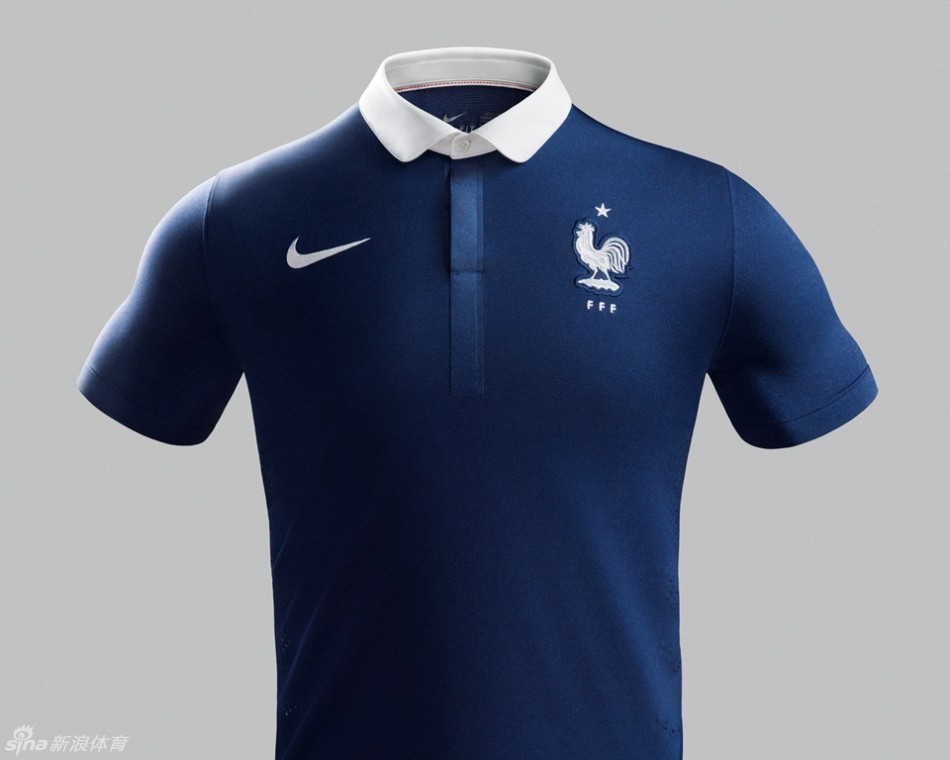 法国队展示2014年球衣装备