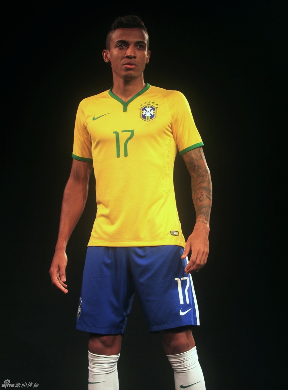 巴西队世界杯球衣公布