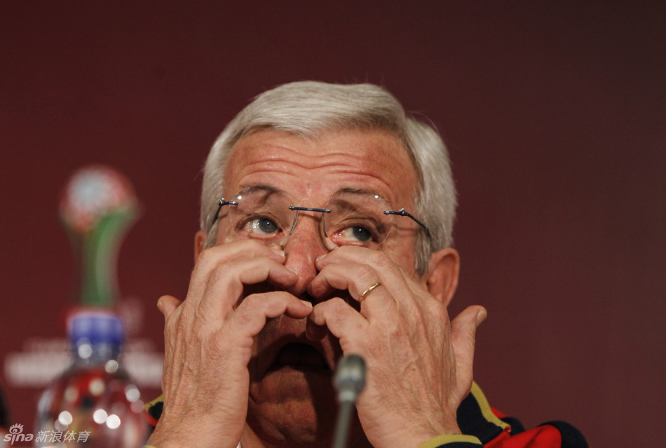 爭議！斯普利特甩鍋球員，承諾重用小楊，卻迷信12中1鐵王棄用他