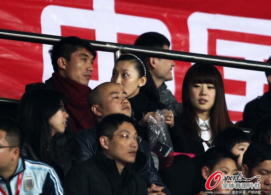 北京牌香烟有15元一包的吗?上面有喜庆两个字