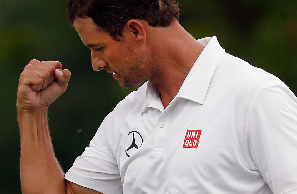 夺冠瞬间，斯科特紧握拳头激情庆祝，尽显王者气概。