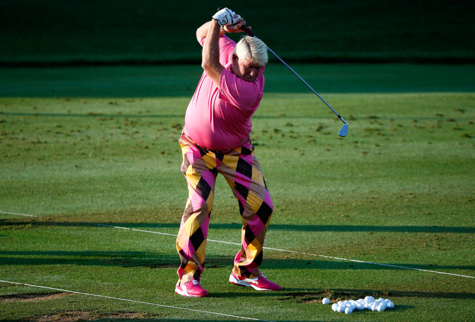 达利极具个人特色的长而流畅的上杆弧线,在黄昏的光线下划出一道独特的风景线。