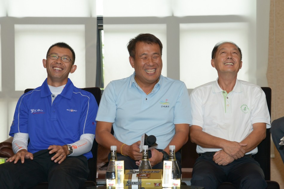 张连伟杯媒体见面会现场全景，各界嘉宾与媒体记者济济一堂，共同聆听关于赛事理念与青少年成长的分享