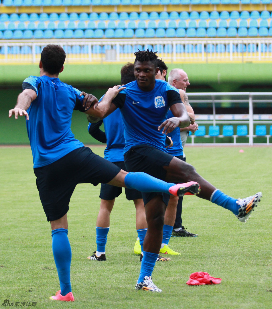 [流言板]赛事官方提问Bdd：谁的S15全球总决赛表现更出色