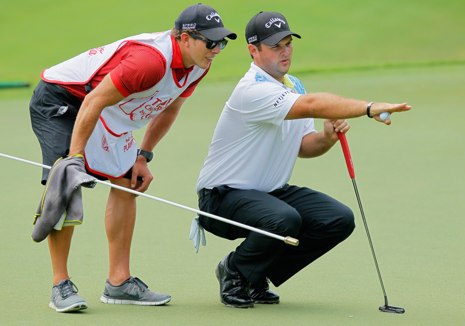 深情凝视：夺冠后，巴巴·沃森怀抱爱子凯莱布，父子二人额头相贴，眼中充满无限温情与对未来美好的憧憬。