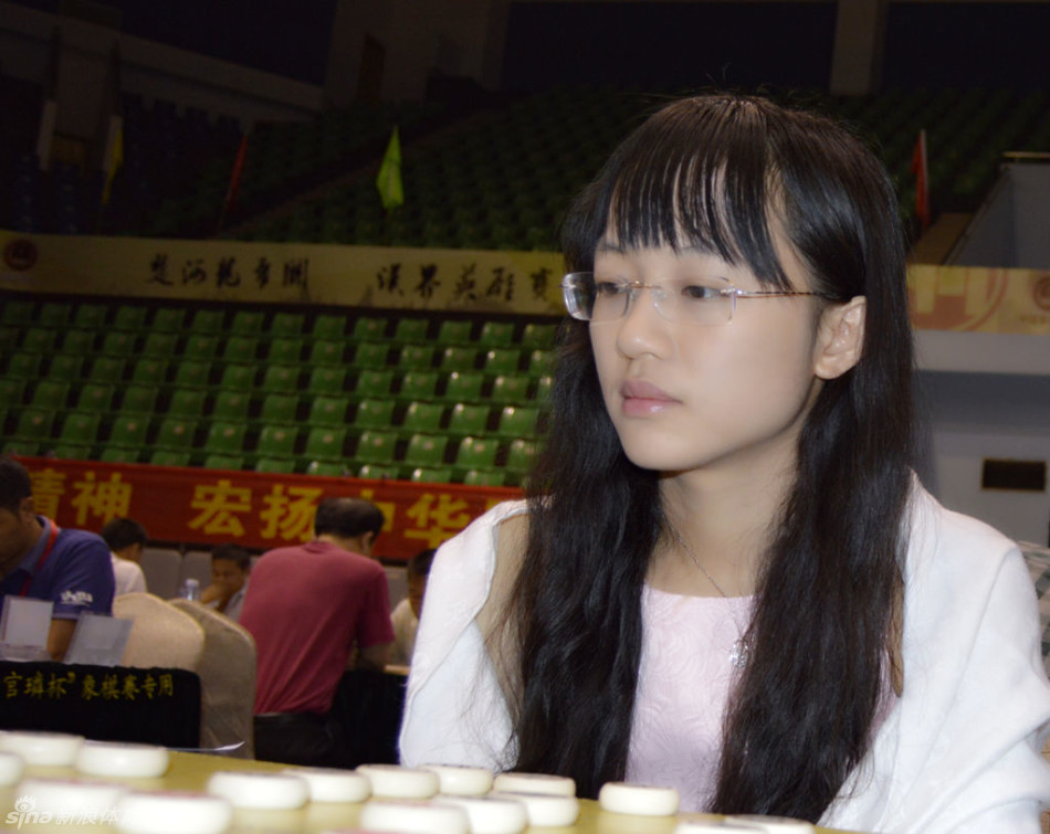 象棋女神时凤兰特写