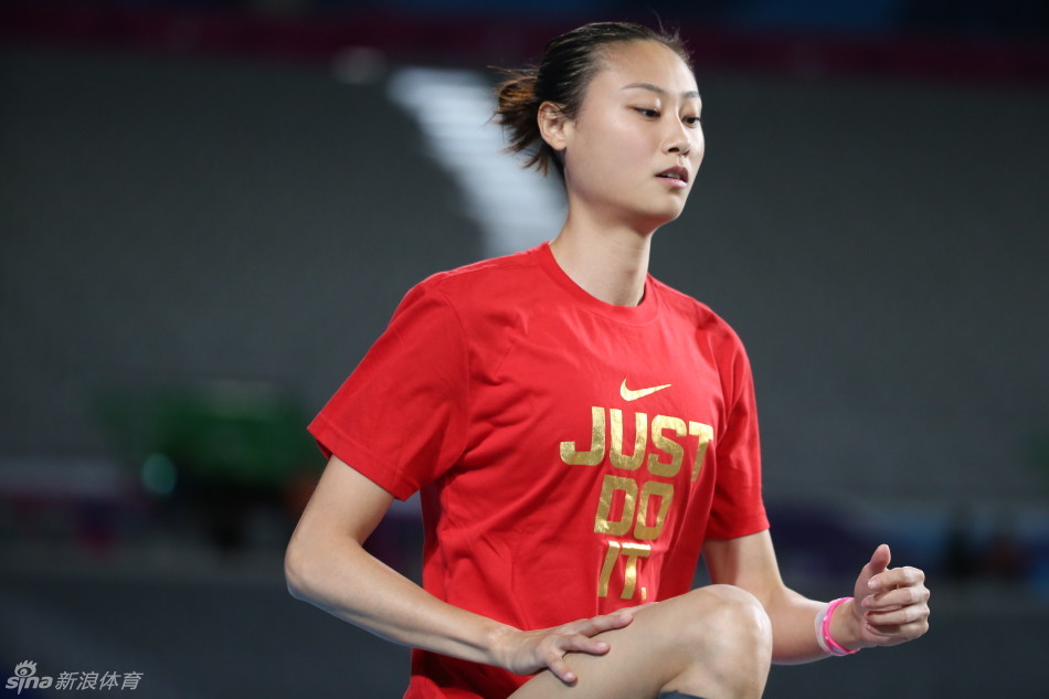 女子撑杆跳高李玲夺冠_高清图集_新浪网