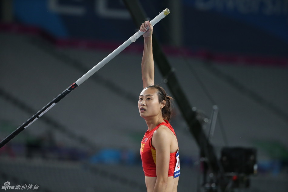 女子撑杆跳高李玲夺冠_高清图集_新浪网