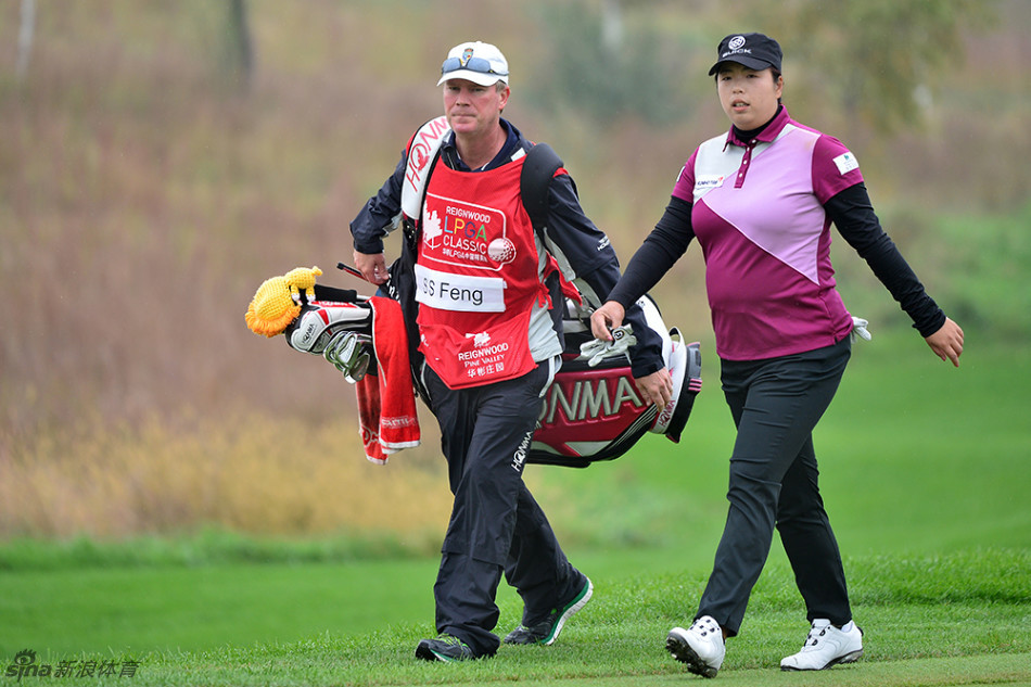 韩国名将朴仁妃完成一次完美的挥杆收杆,动作平衡而优雅