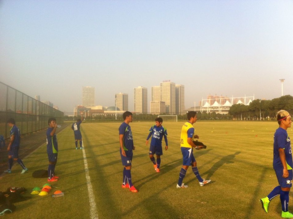 干嘛??？不是不復出嗎？