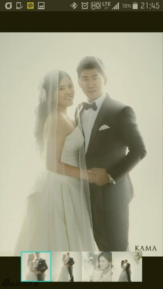 朴仁妃与丈夫南岐协身着传统韩服，行韩式婚礼礼仪，庄重而典雅。