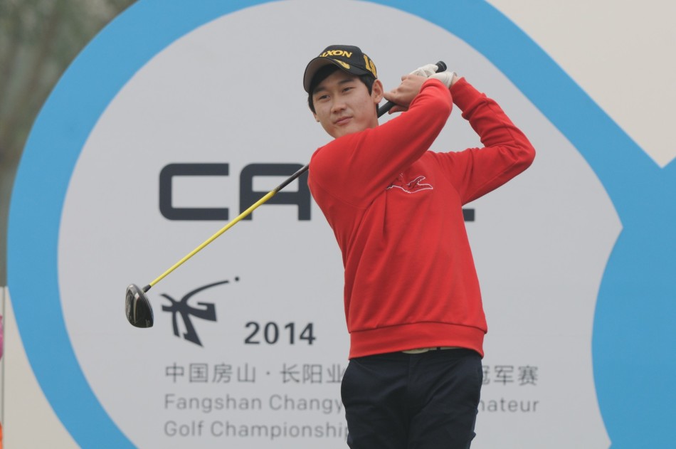 赛事举办地房山长阳的标牌在阳光下矗立,预示着又一场精彩业余高尔夫冠军赛的启幕。