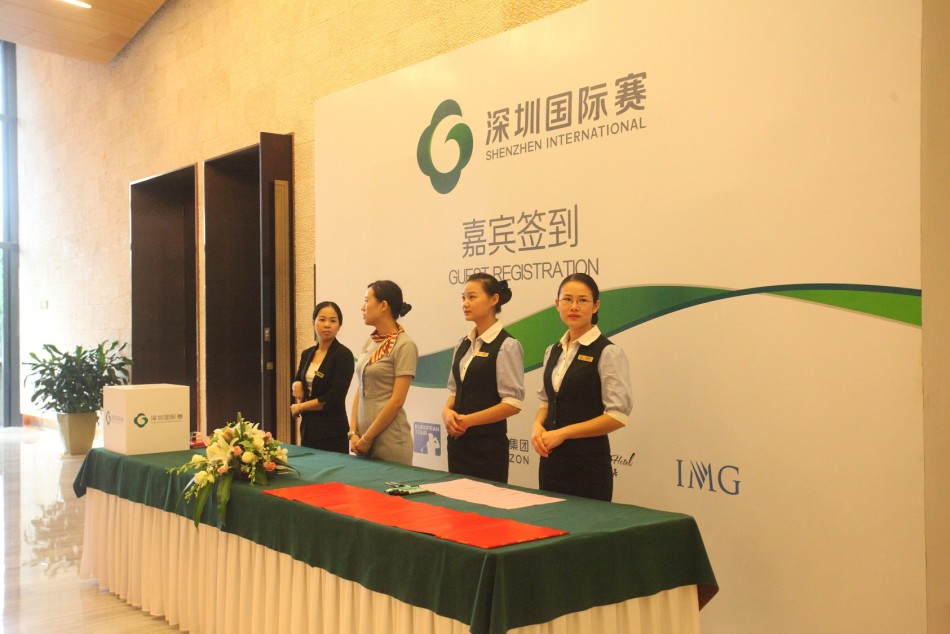 中国高尔夫球协会副主席张小宁正在发布会上发表热情洋溢的致辞