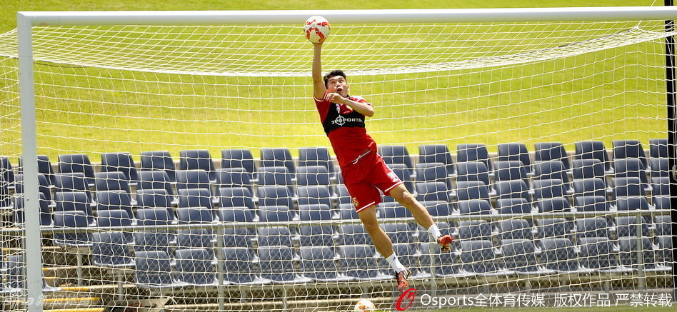 哈曼：拜仁仍是欧冠冠军的重要竞争者，战胜大巴黎是一种警告