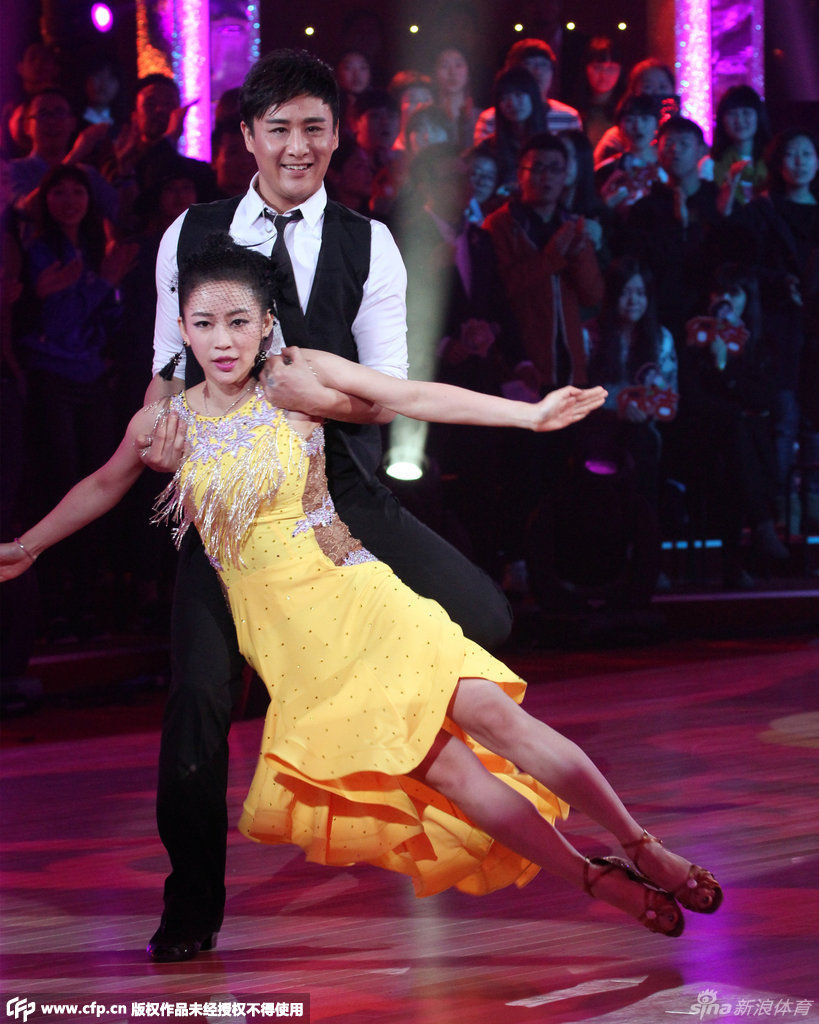 九球天后潘晓婷尝试性感恰恰