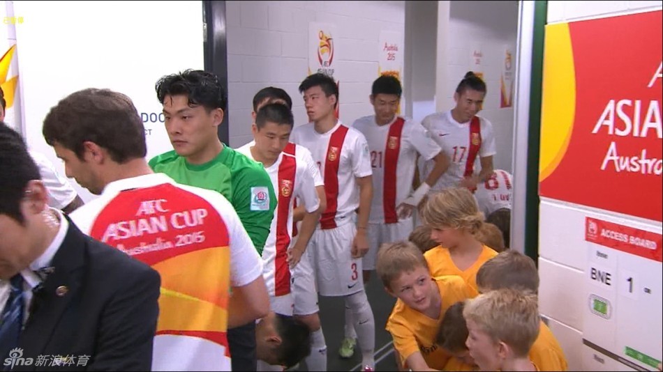 德媒：于帕梅卡诺认为自己最近表现很好，值得一份高额签字费