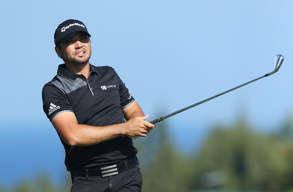 美国选手在比赛中稳健收杆，动作干净利落，彰显了力量与控制的美学。